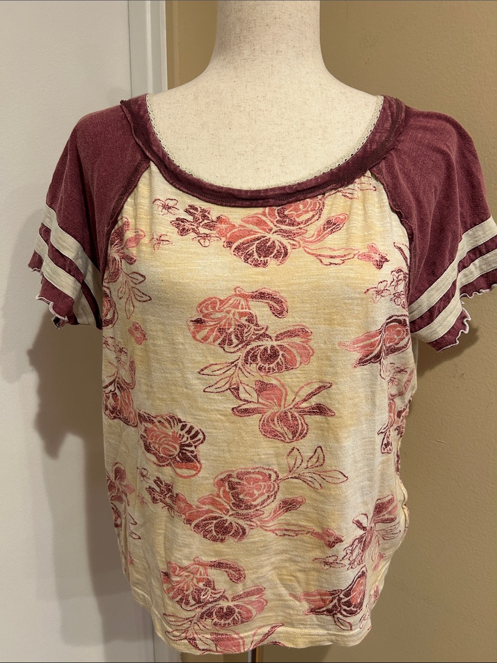 We The Free Cream Tee W/ Burgundy Floral Print and Burgundy Raglan Sleeves Sz S